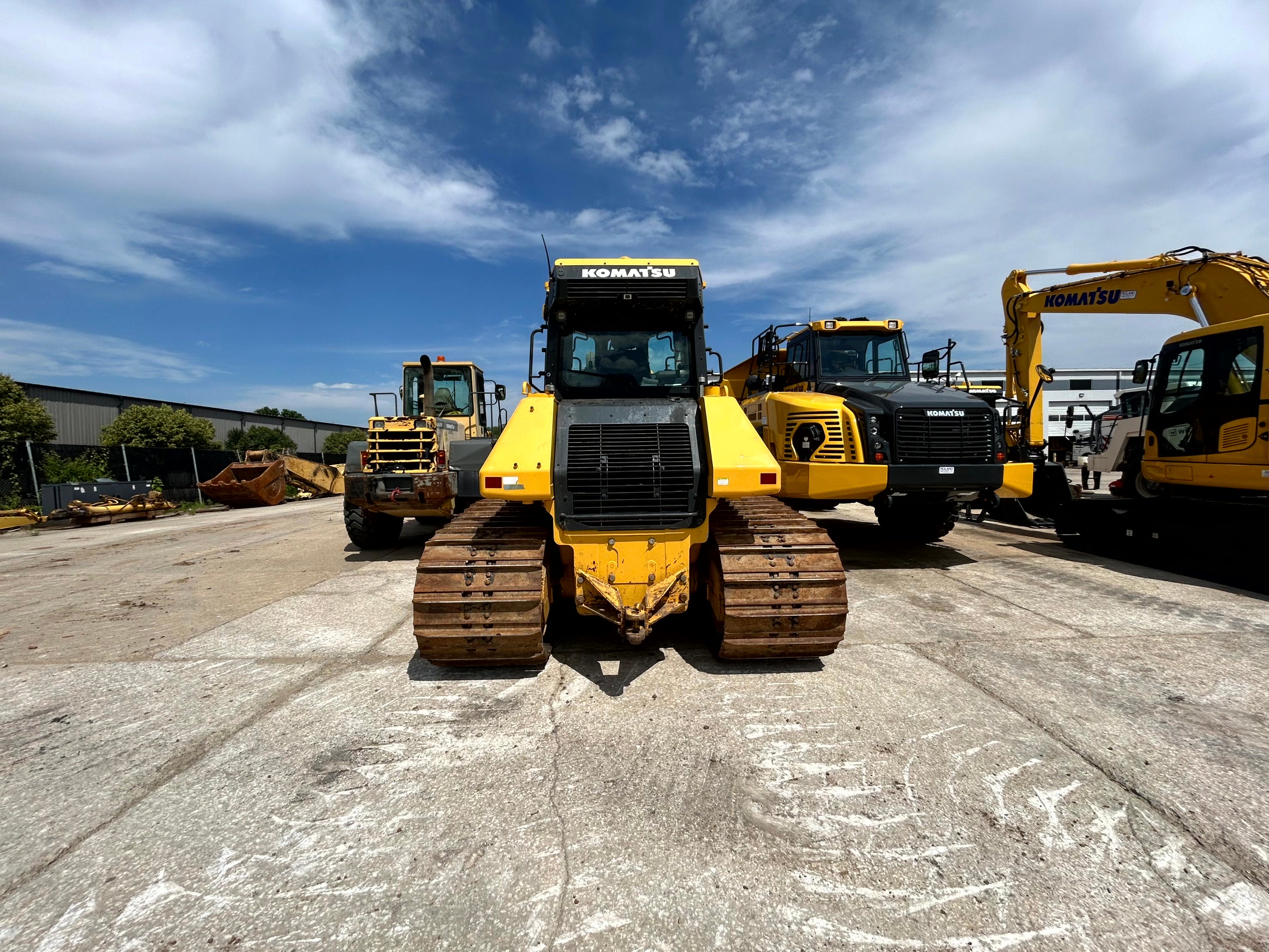 2022 D61PXi-24 with 2996 Hours