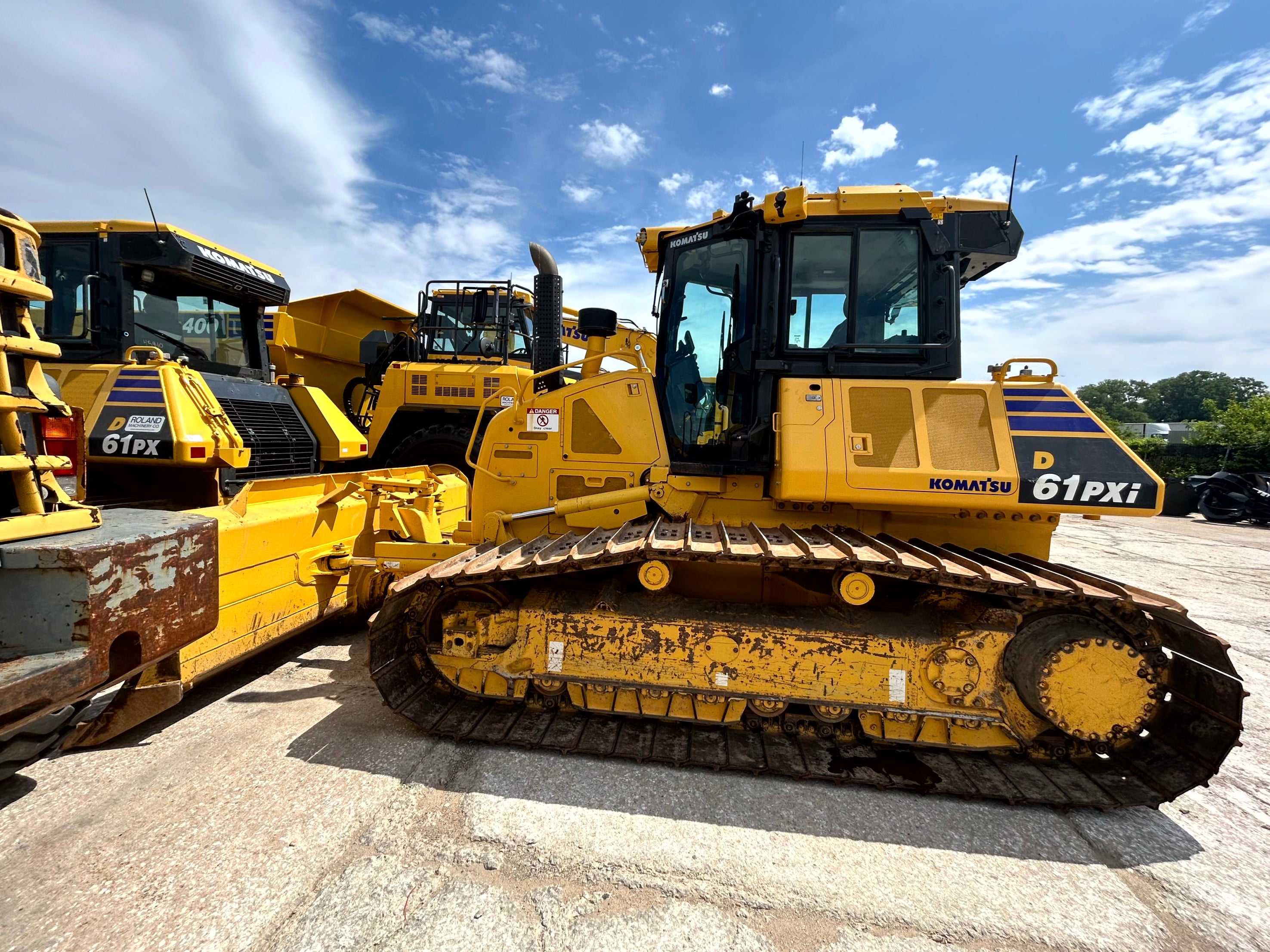 2022 D61PXi-24 with 2996 Hours