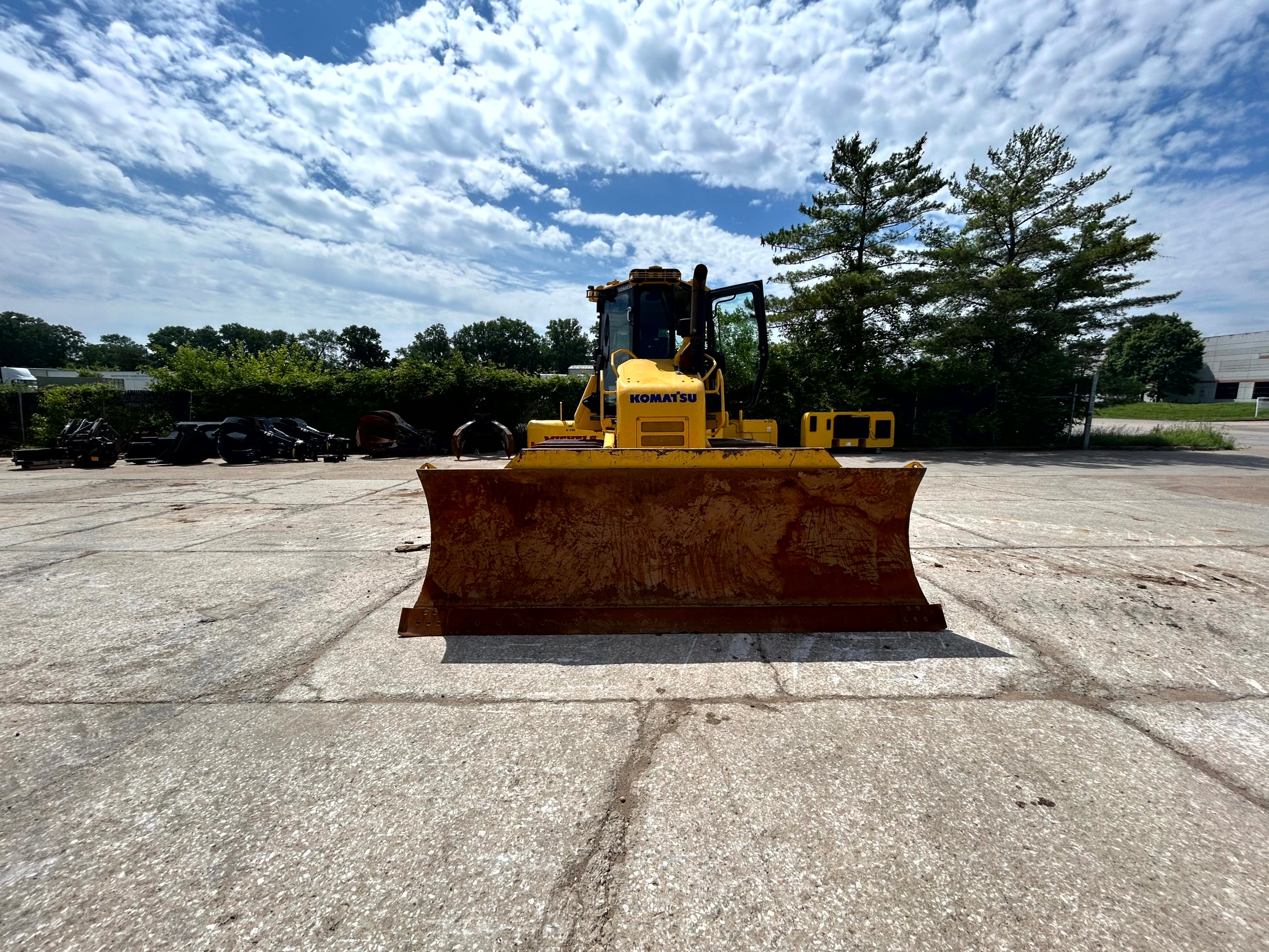2022 D61PXi-24 with 2996 Hours