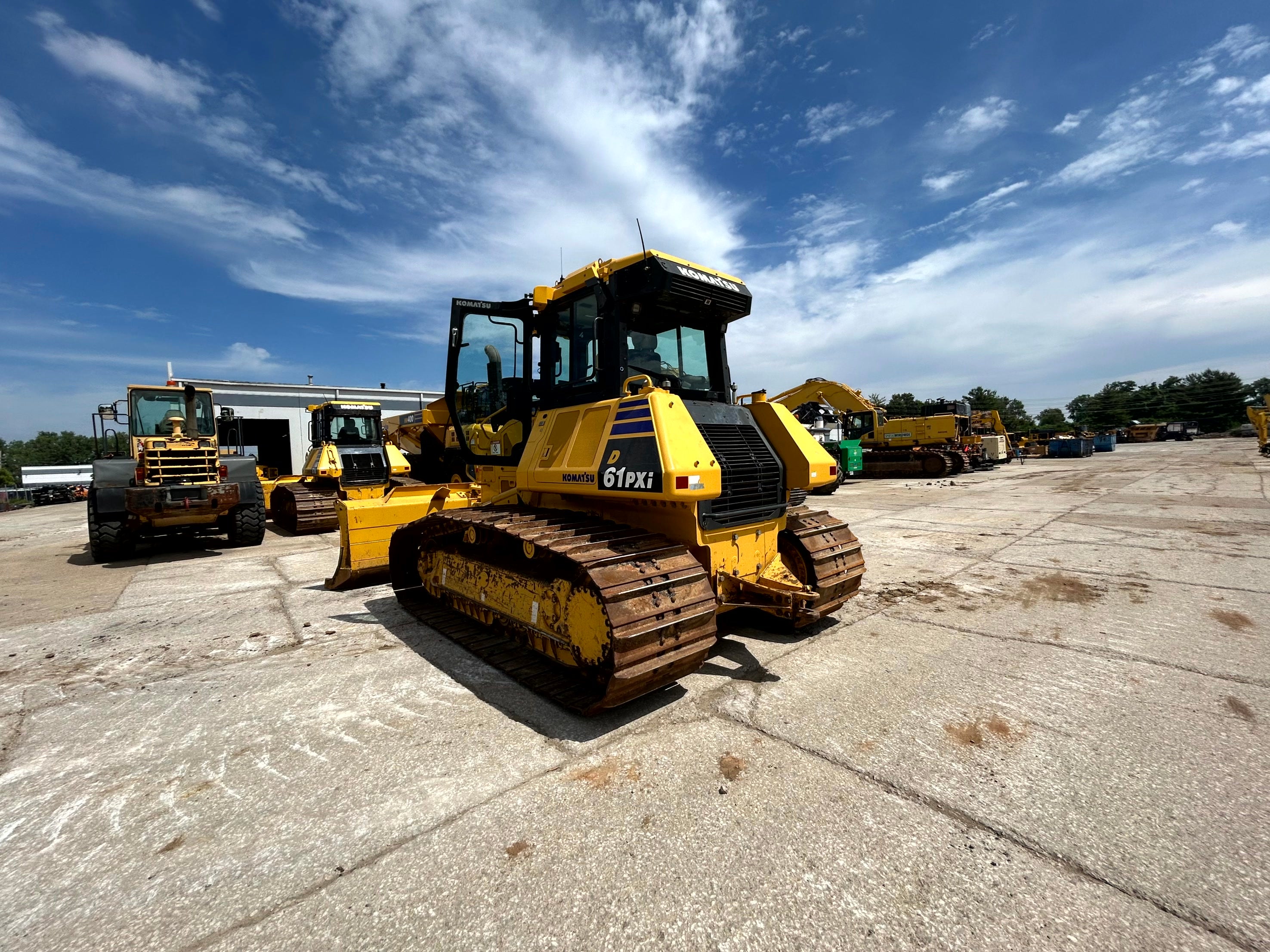 2022 D61PXi-24 with 2996 Hours